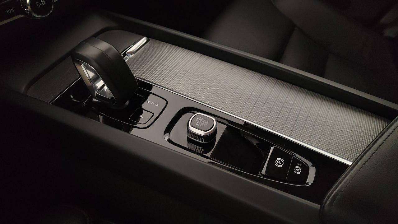 VOLVO XC60 II 2022 - XC60 2.0 b4 Ultimate Bright awd auto