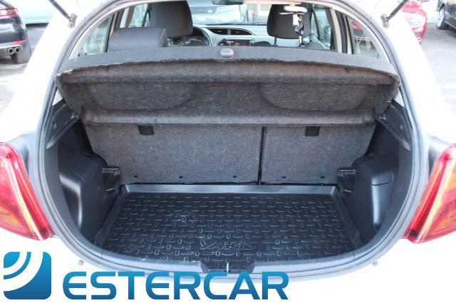 TOYOTA Yaris 1.0 5 porte