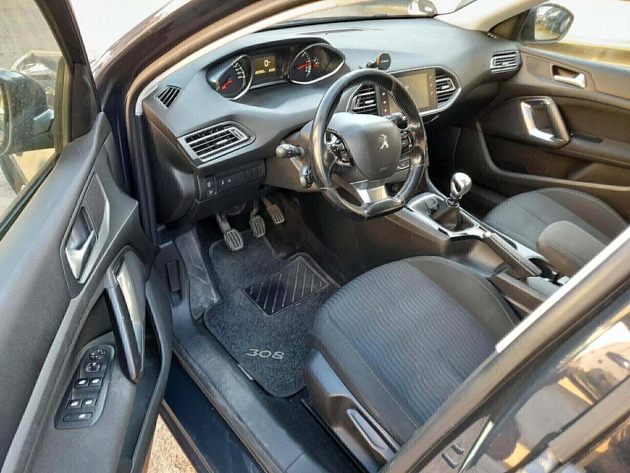 Peugeot 308 BlueHDi 120 S&S SW Allure