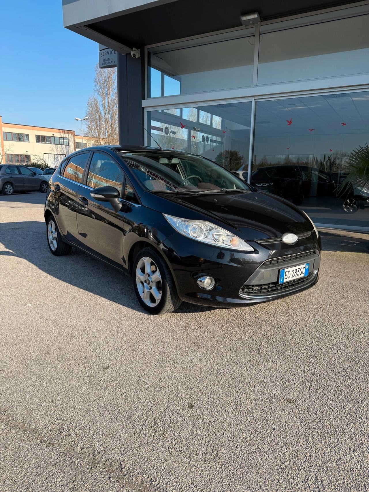 Ford Fiesta 1.4 5 porte Bz.- GPL Titanium