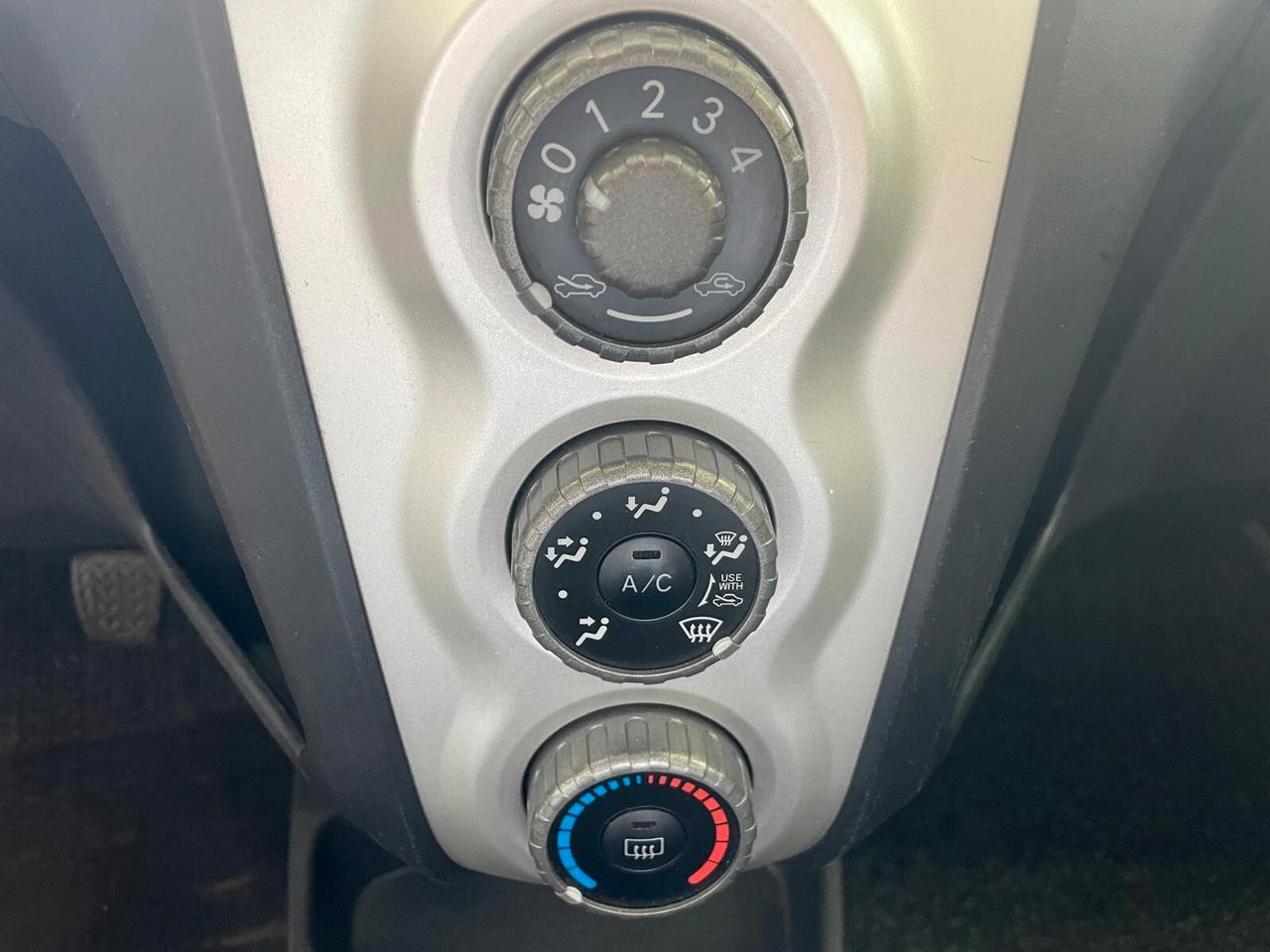 Toyota Yaris 1.0 3 porte