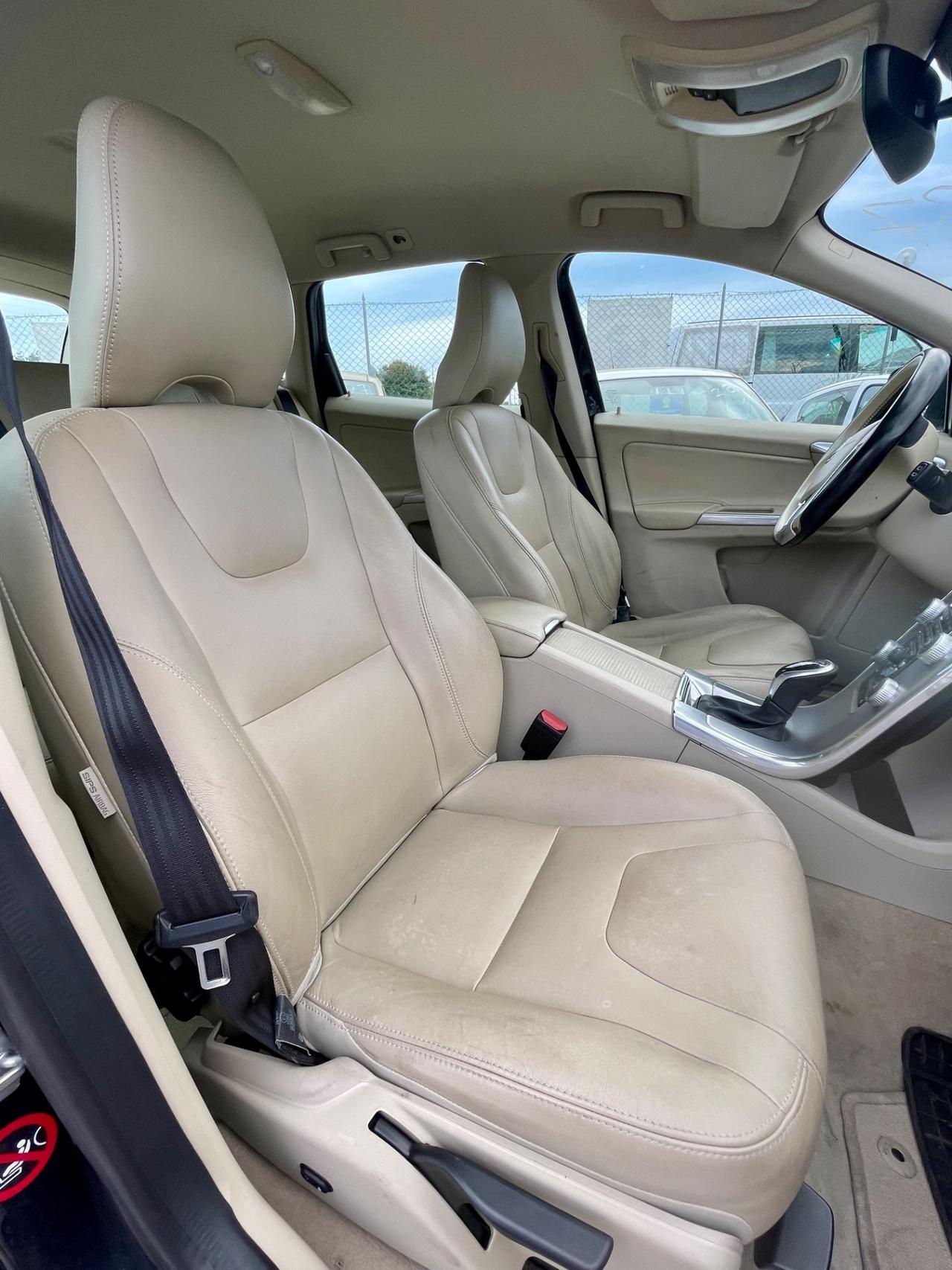 Volvo XC 60 XC60 D4 AWD Geartronic Summum
