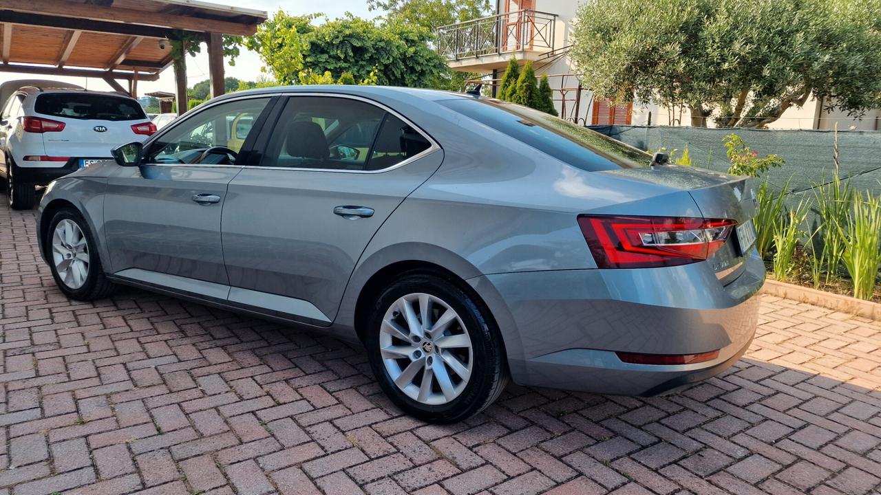 Skoda Superb 2.0 TDI DSG Executive