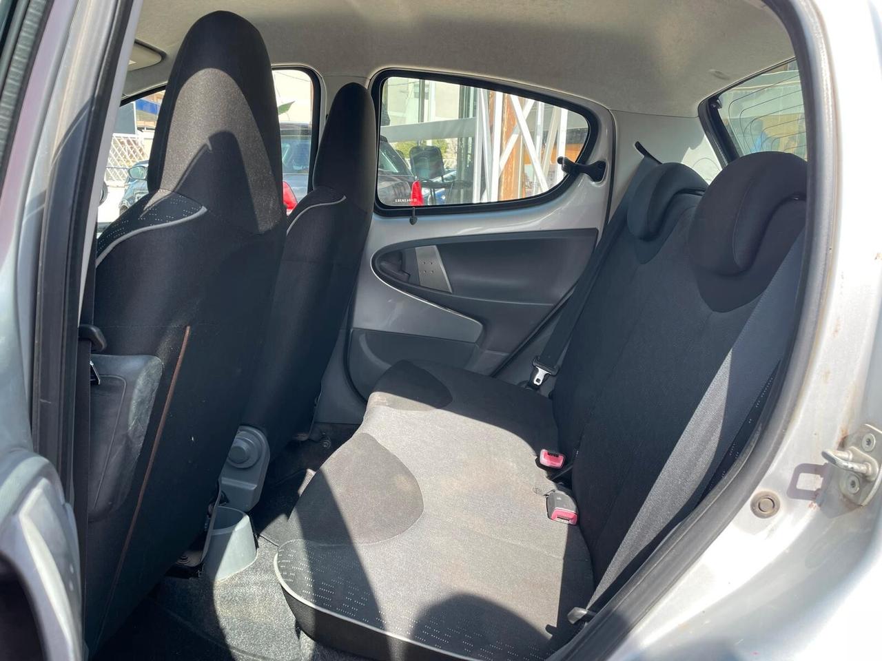 PEUGEOT 107 1.0 B - 2010