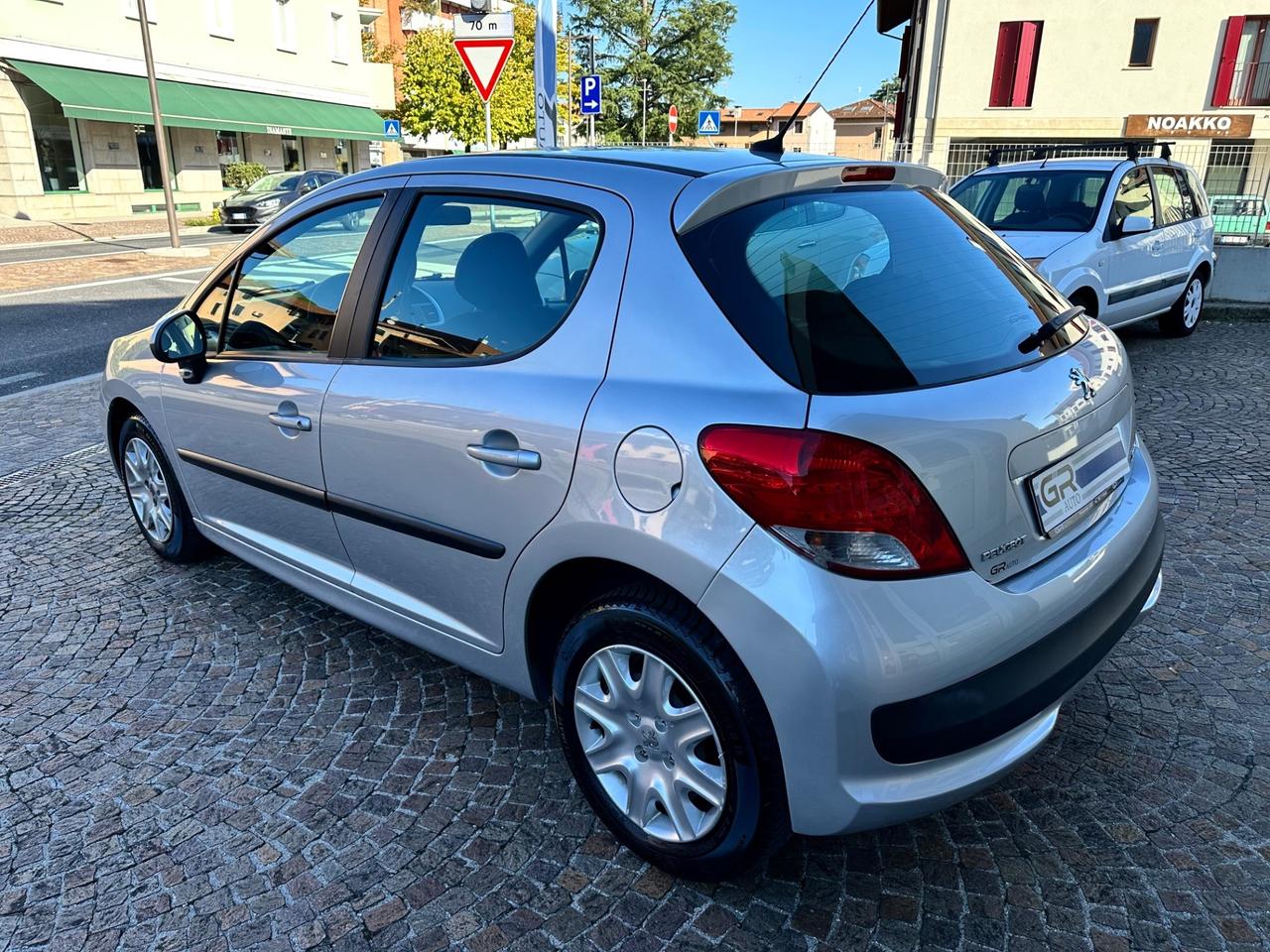 Peugeot 207 1.4Bz 8V 75CV 5p. Neopatentati