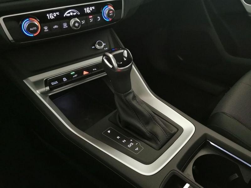Audi Q3 II 2018 45 1.4 tfsi e Business s-tronic