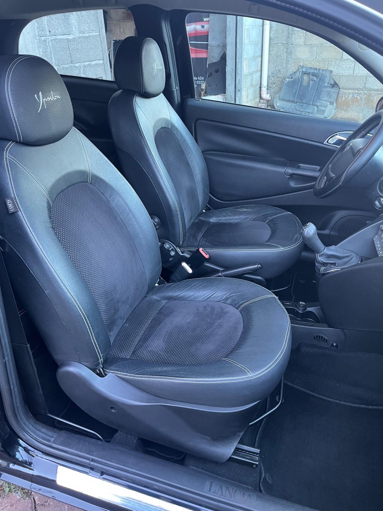 Lancia Ypsilon 1.3 MJT 75 CV DPF Sport MomoDesign