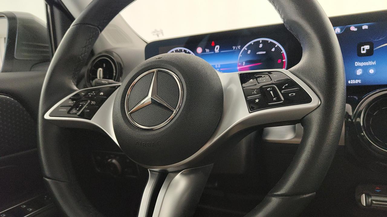 Mercedes-Benz GLB 180 d Advanced auto