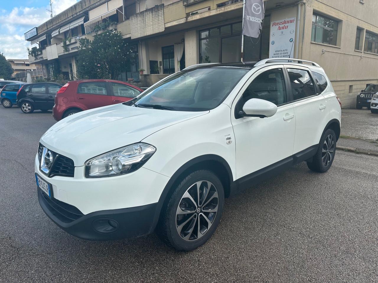 Nissan Qashqai Qashqai+2 2.0 dCi DPF 4WD aut. n-tec solo 80.000 km !!