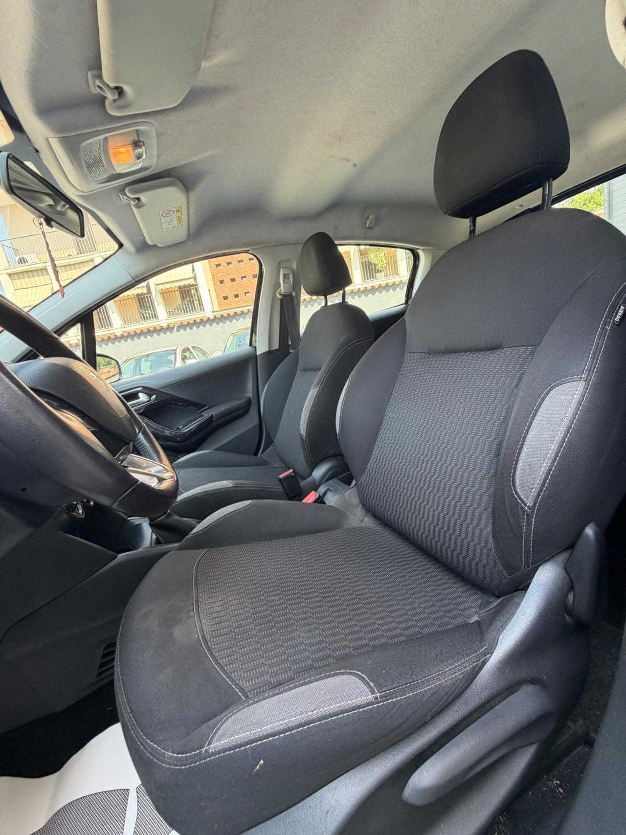 Peugeot 208 PureTech 82 5p. GPL Active