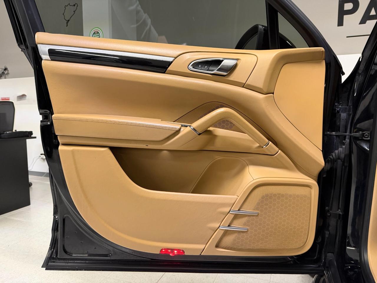 Porsche Cayenne 3.0 V6 240CV TIPTRONIC TETTO FINANZIABILE