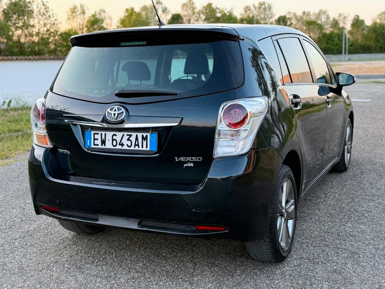 Toyota Verso 2.0 Luxury 7 posti EURO5B