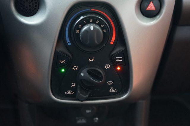 TOYOTA Aygo 1.0 VVT-i 69 CV 5 porte x-cool