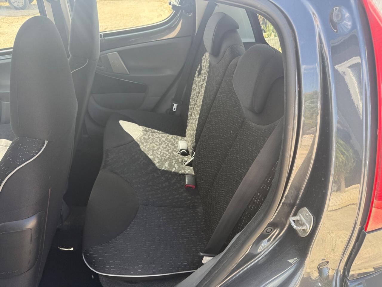 Peugeot 107 1.0 68CV 5p. Superga 2012