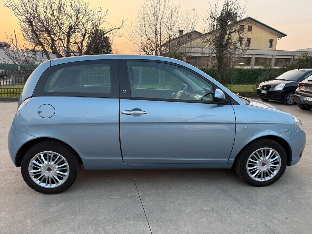 Lancia Ypsilon 1.2 NEO-PATENT. 87.000KM