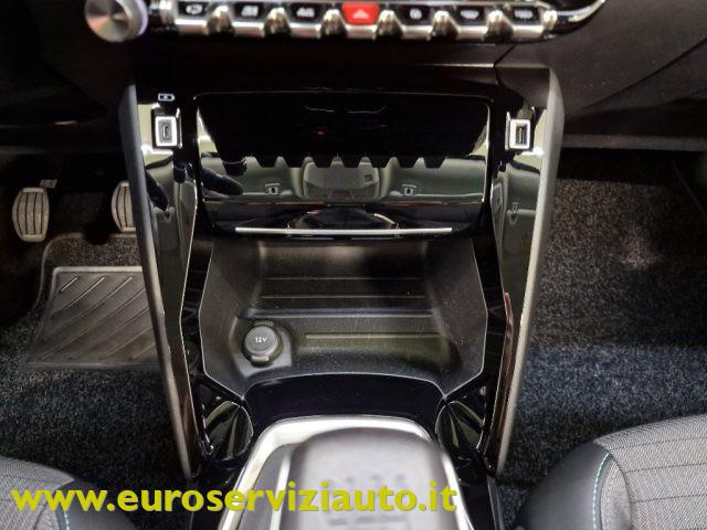 PEUGEOT 2008 BlueHDi 110 S&S Allure