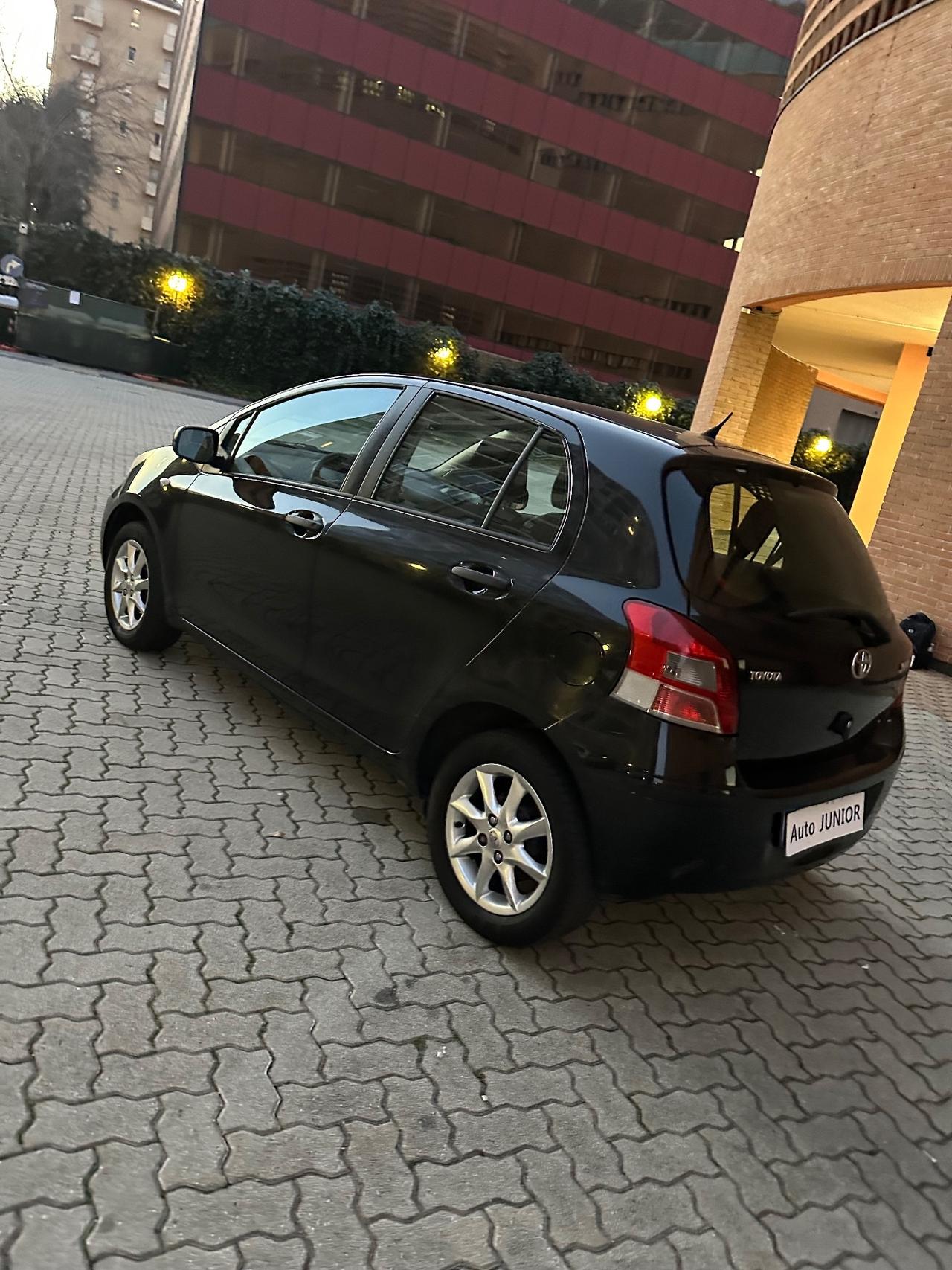 Toyota Yaris 1.0 5 porte Now