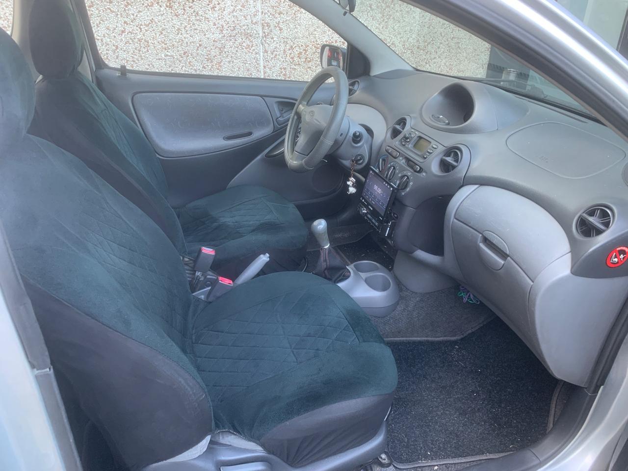 Toyota Yaris 1.0i 16V cat 3 porte motore sostituito