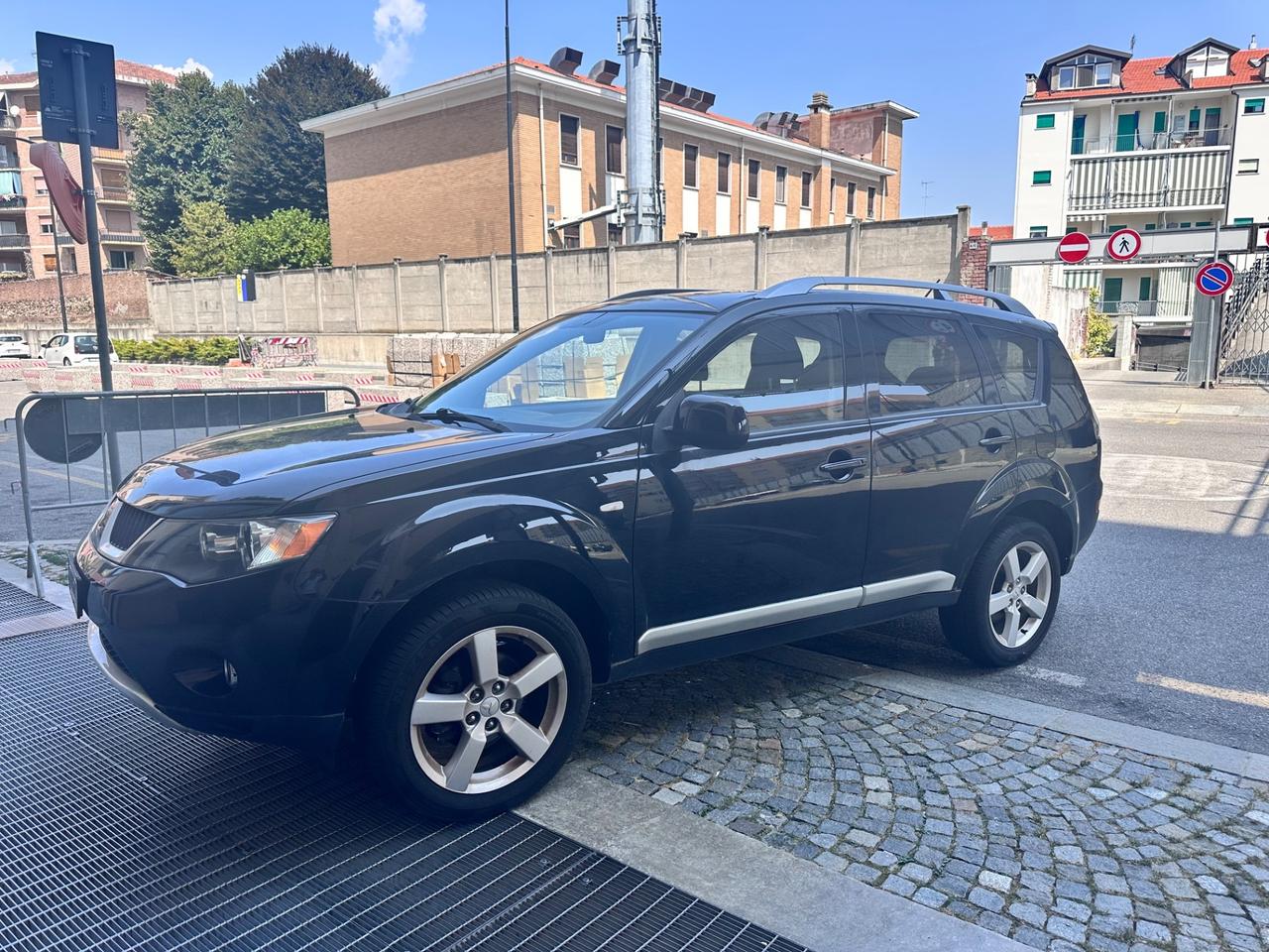 Mitsubishi Outlander 2.0 DI-D un vero 7 posti 4x4
