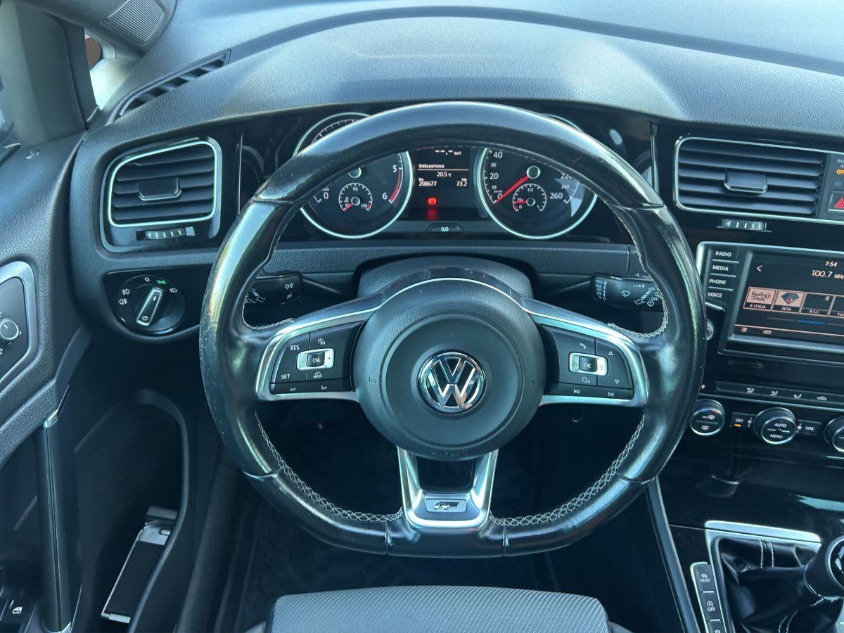 VOLKSWAGEN - Golf - 1.6 TDI 110 CV 5p. R LINE