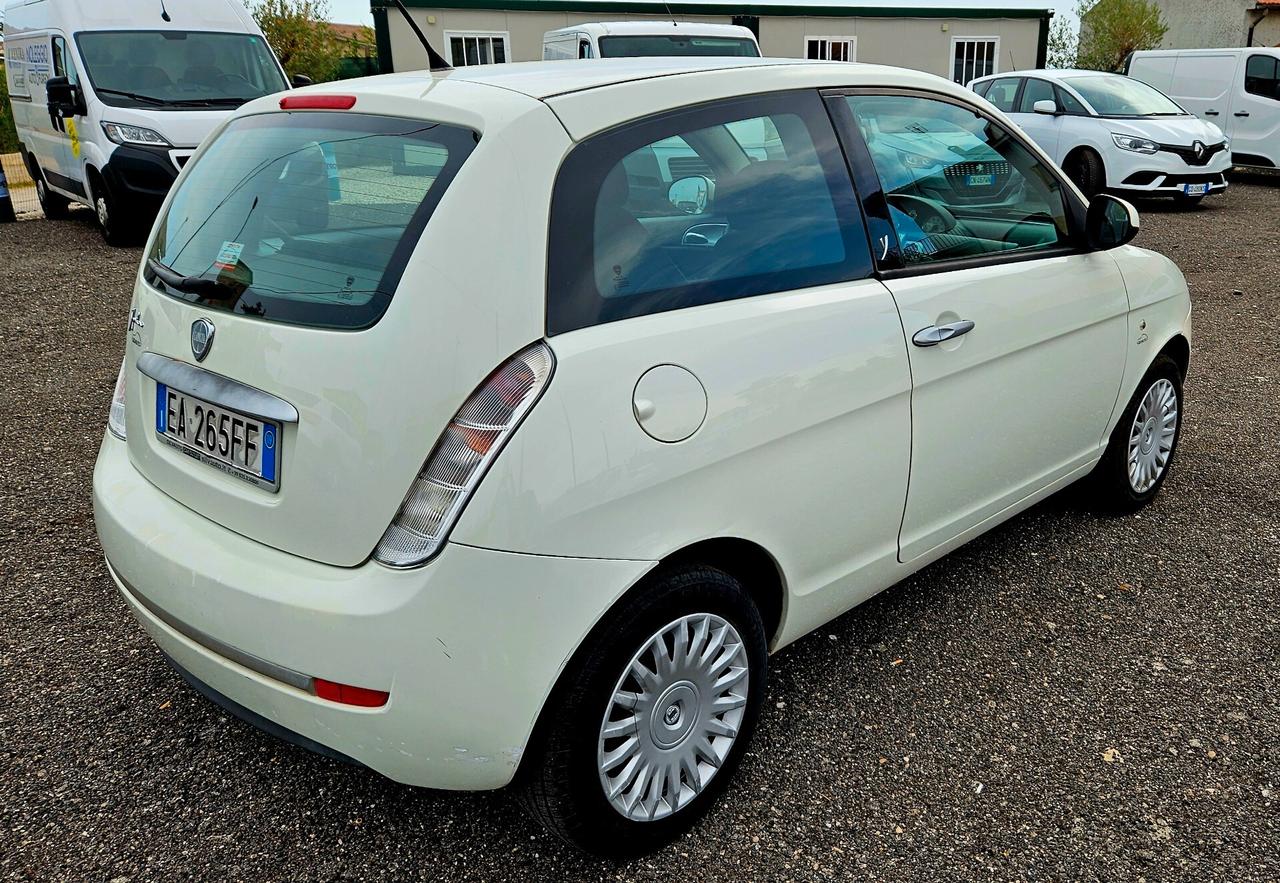 Lancia Ypsilon 1.2 Argento