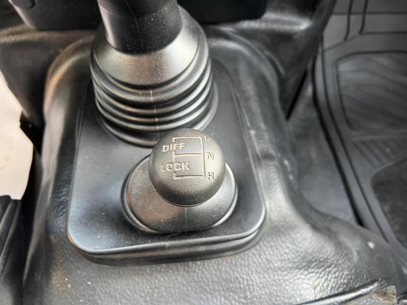 Land Rover Defender 90 SW Defender 90 2.5 tdi County