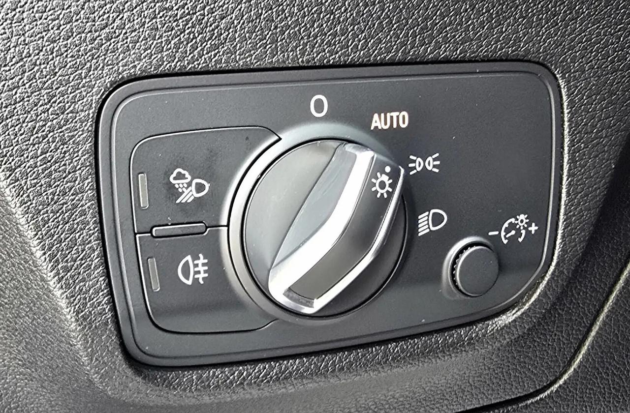 Audi Q2 35 2.0 tdi S line edition quattro s-tronic