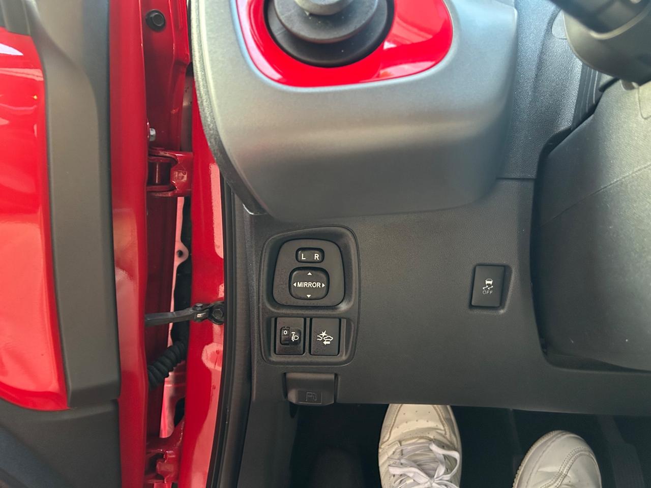 Toyota Aygo 1.0 72 CV 5p X-Clusive Red style EURO6 | 100.000km!!!