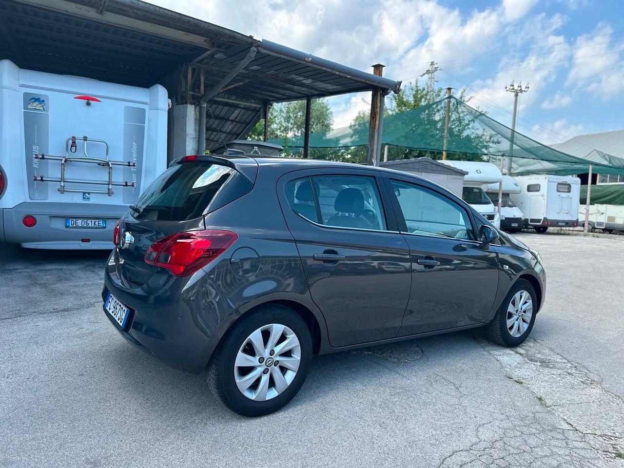 Opel Corsa 1.2 5 porte