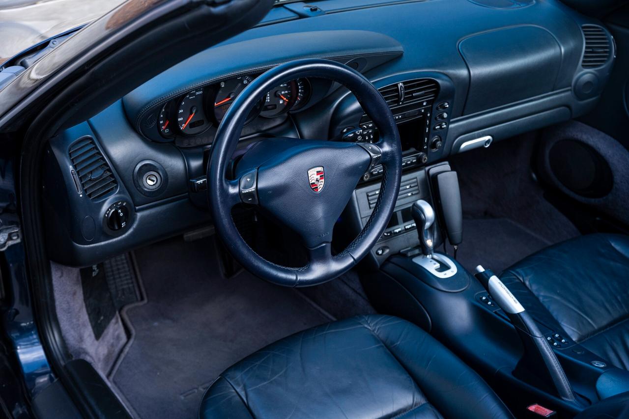 Porsche 911 Carrera 4S cat Cabriolet