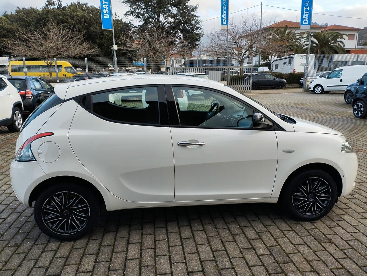 Lancia Ypsilon 1.2 69 CV 5 porte Gold