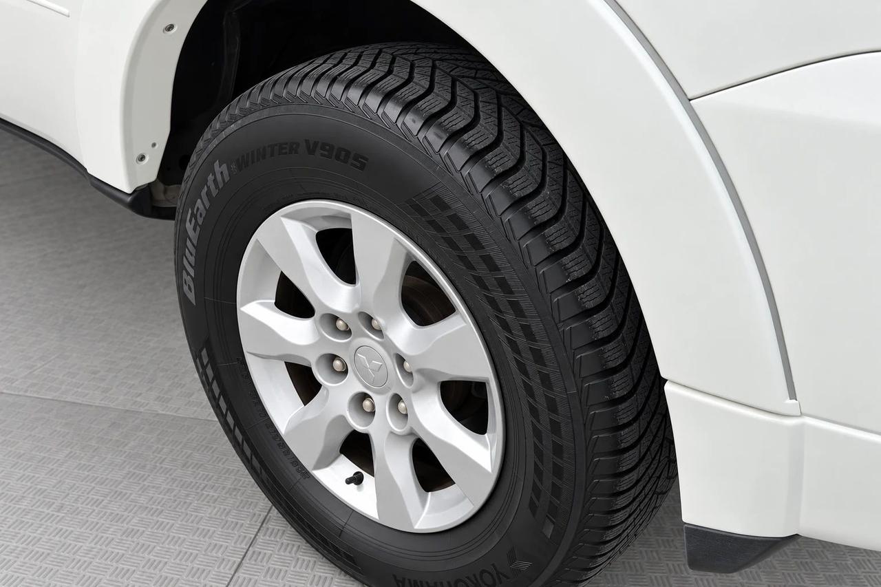 Mitsubishi Pajero 3.2 5p. 7 POSTI - GANCIO