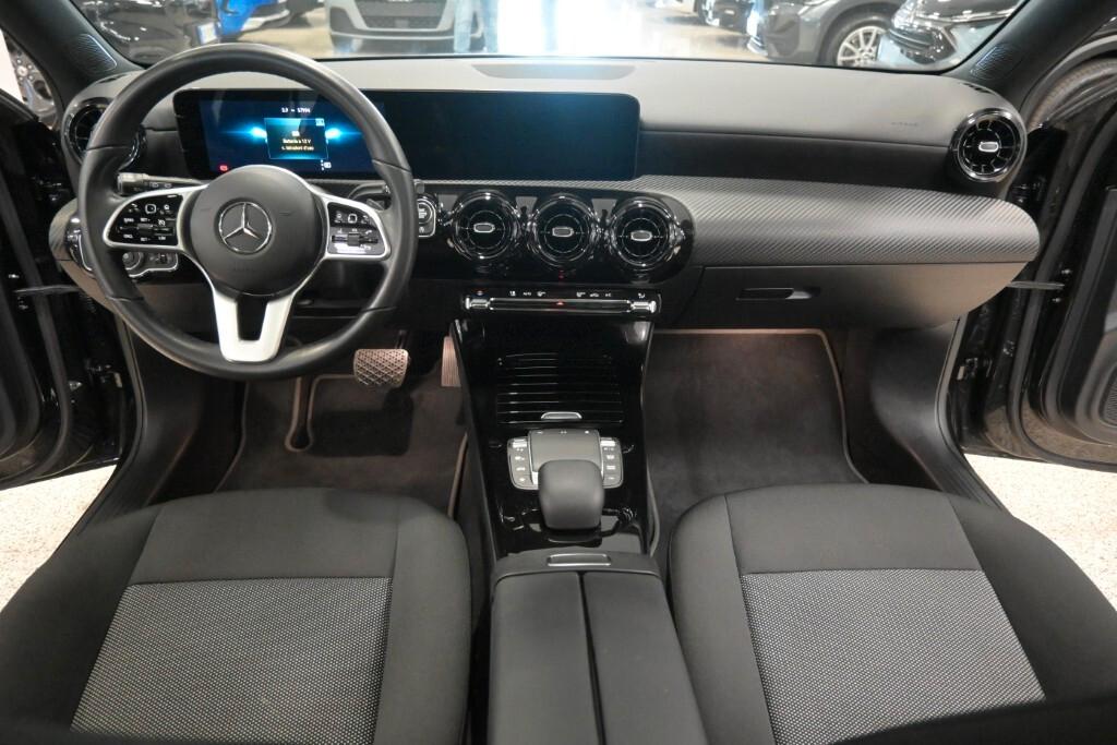 MERCEDES-BENZ A 180D 116CV AUTOMATIC BUSINESS SOLUTION ( TETTO PANORAMICO APR. - CRUISE - NAVI PREMIUM - MIRROR - PARK ASSIST - TELECAMERA POST. )