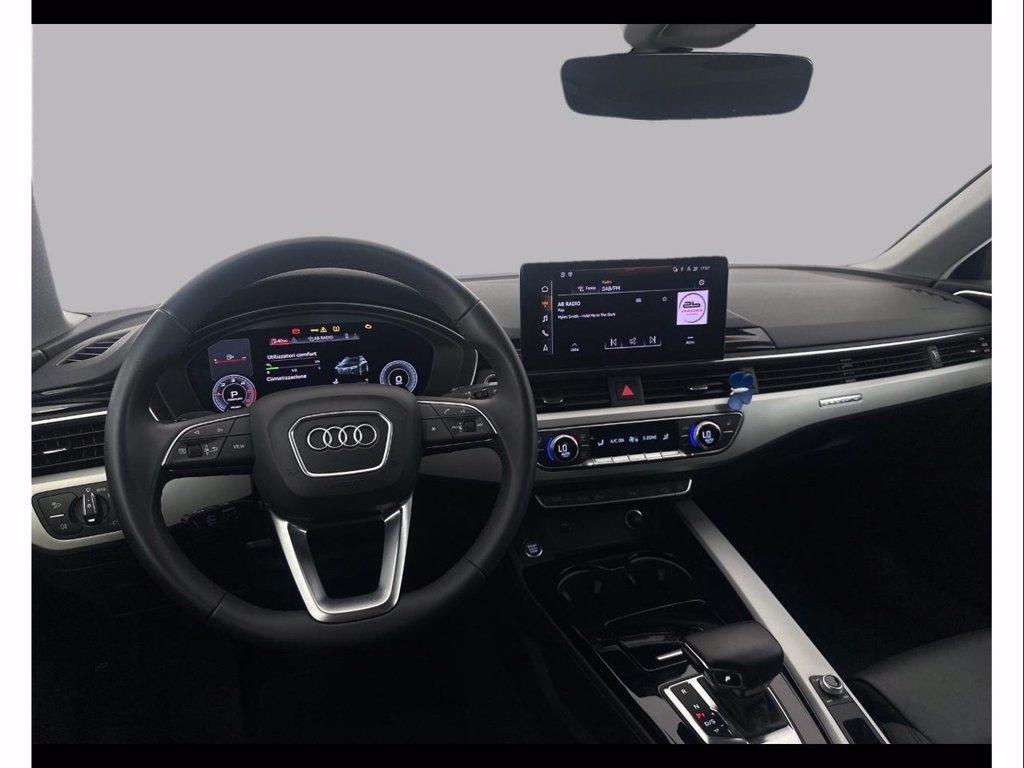 AUDI A4 allroad 40 2.0 tdi mhev identity contrast quattro 204cv s-tronic del 2024