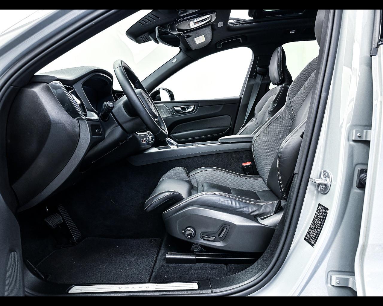 VOLVO XC60 (2017-->) - XC60 T6 Plug-in hybrid AWD automatico Core