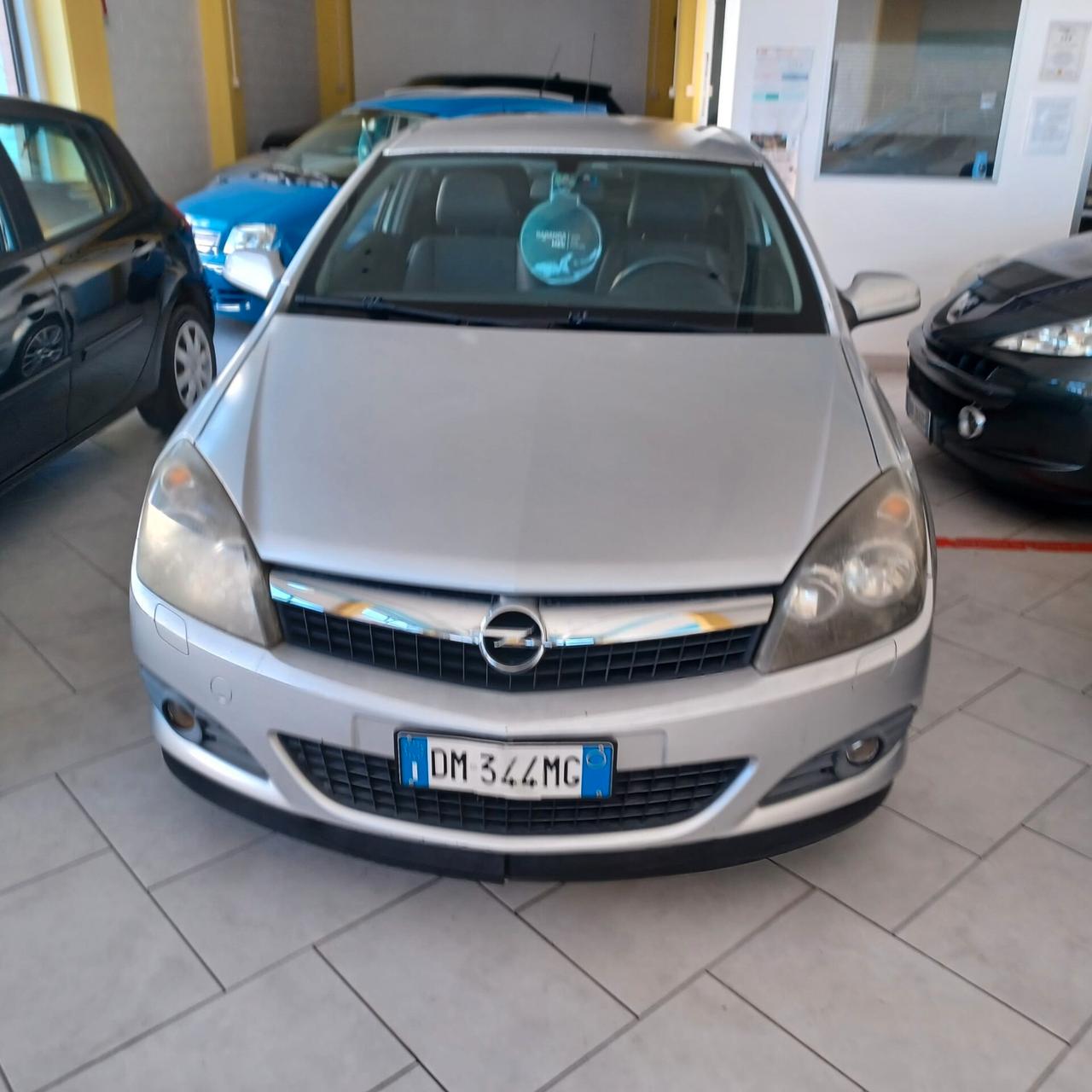 ASTRA 1.7 GT PER GLI AMANTI DELLE AUTO SPORTIVA