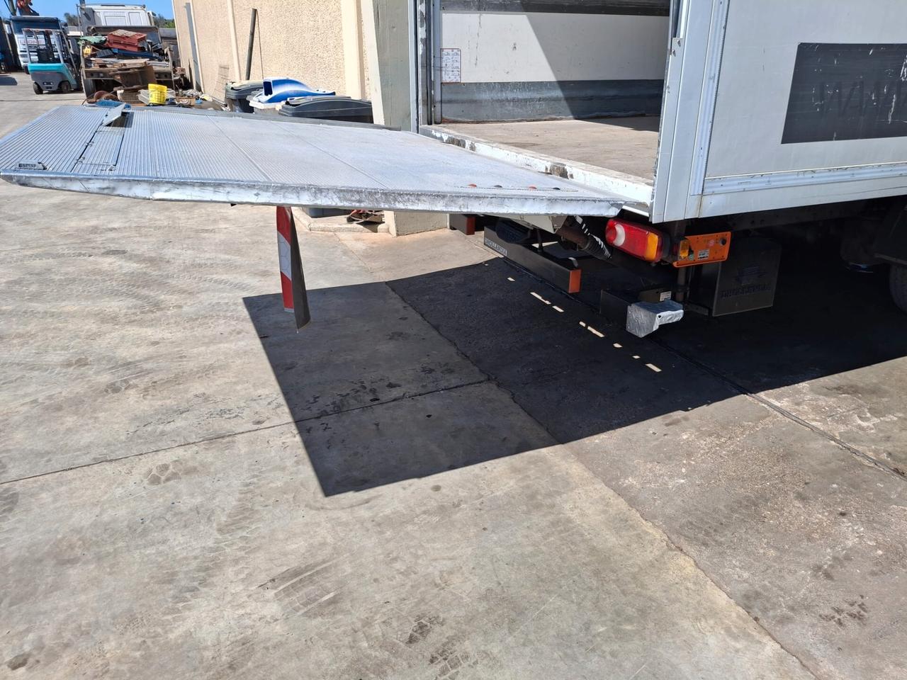 Iveco 120 E 28 EURO 6 FURGONE E SPONDA IDRAULICA