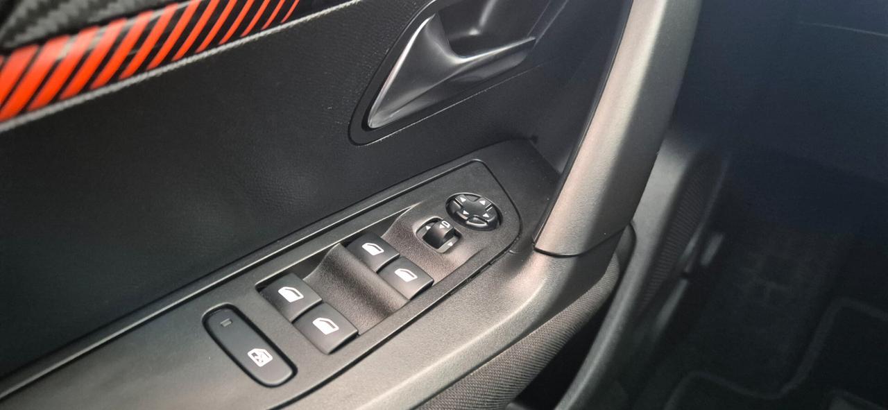 PEUGEOT 2008 1.5HDI 130CV C.Automatico 05/2021