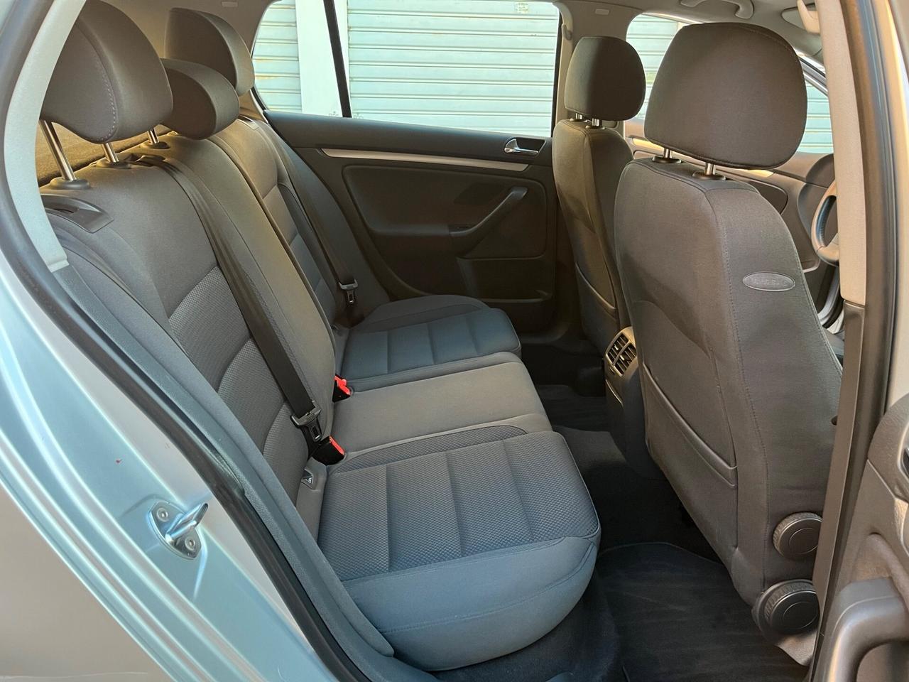 Volkswagen Golf 1.6 16V FSI 5p. Sportline