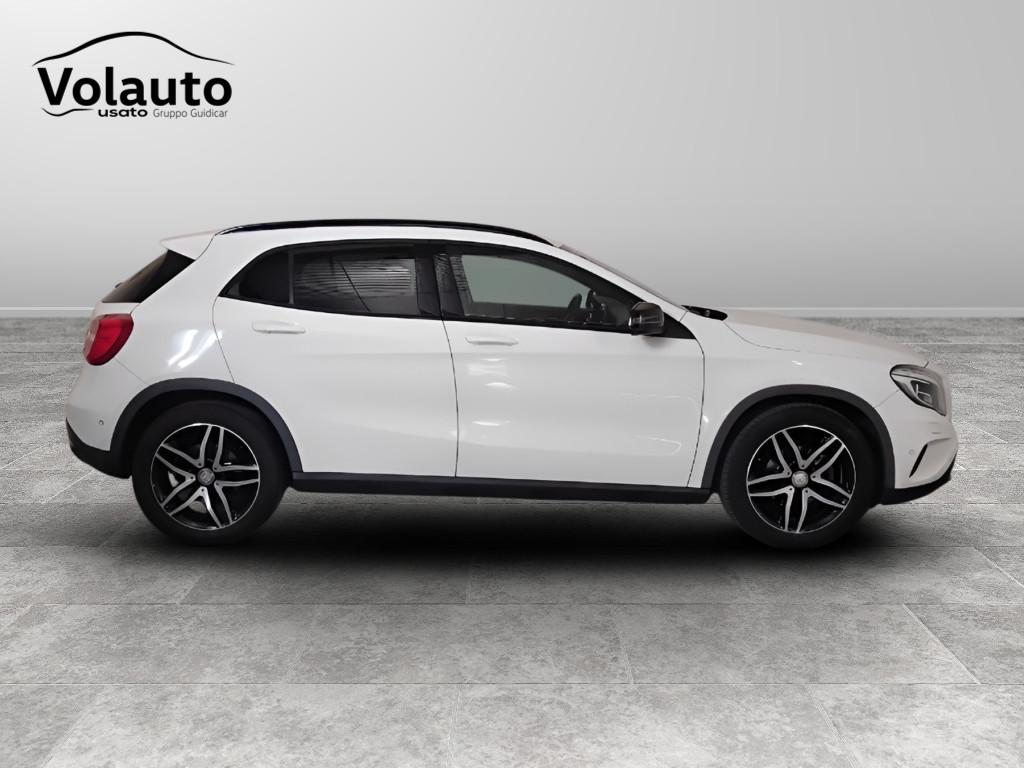 Mercedes-Benz GLA-X156 2014 - GLA 220 d (cdi) Sport 4matic 170cv auto