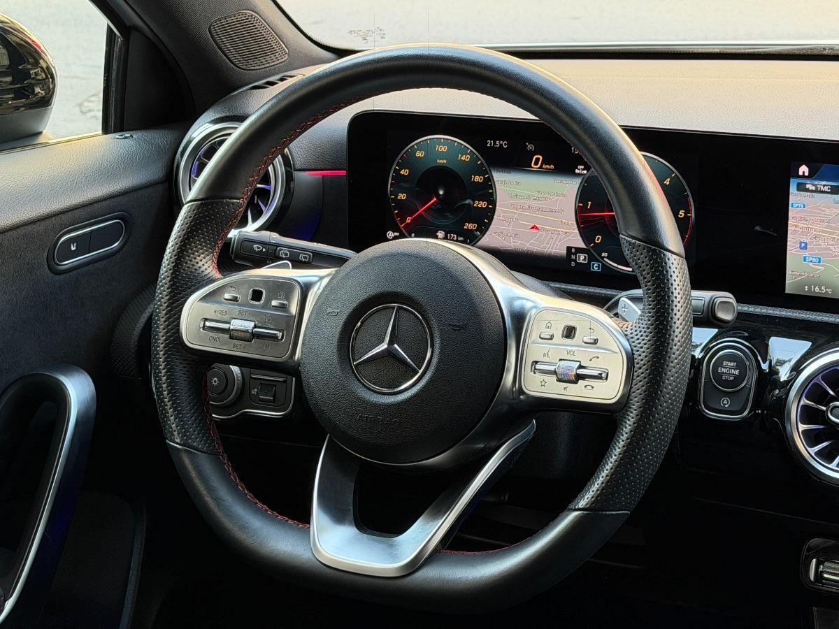 Mercedes Classe A 180d Premium AMG Night Edition 116CV