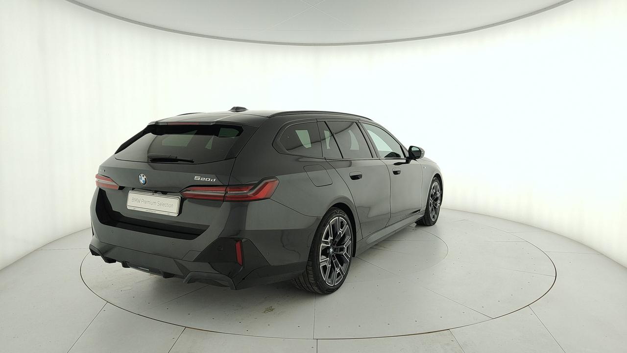 BMW Serie 5 G61 2024 Touring - 520d Touring 48V xdrive MSport Pro auto
