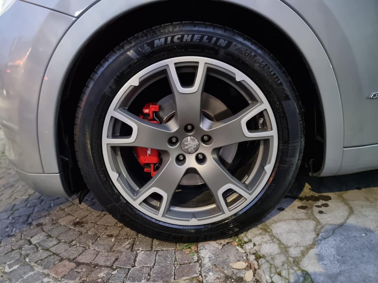 Maserati Levante V6 Diesel 275 CV AWD Gransport