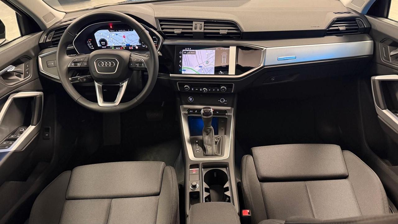AUDI Q3 SPB 35 TDI IDENTITY BLACK KM0 2024 TETTO APRIBILE