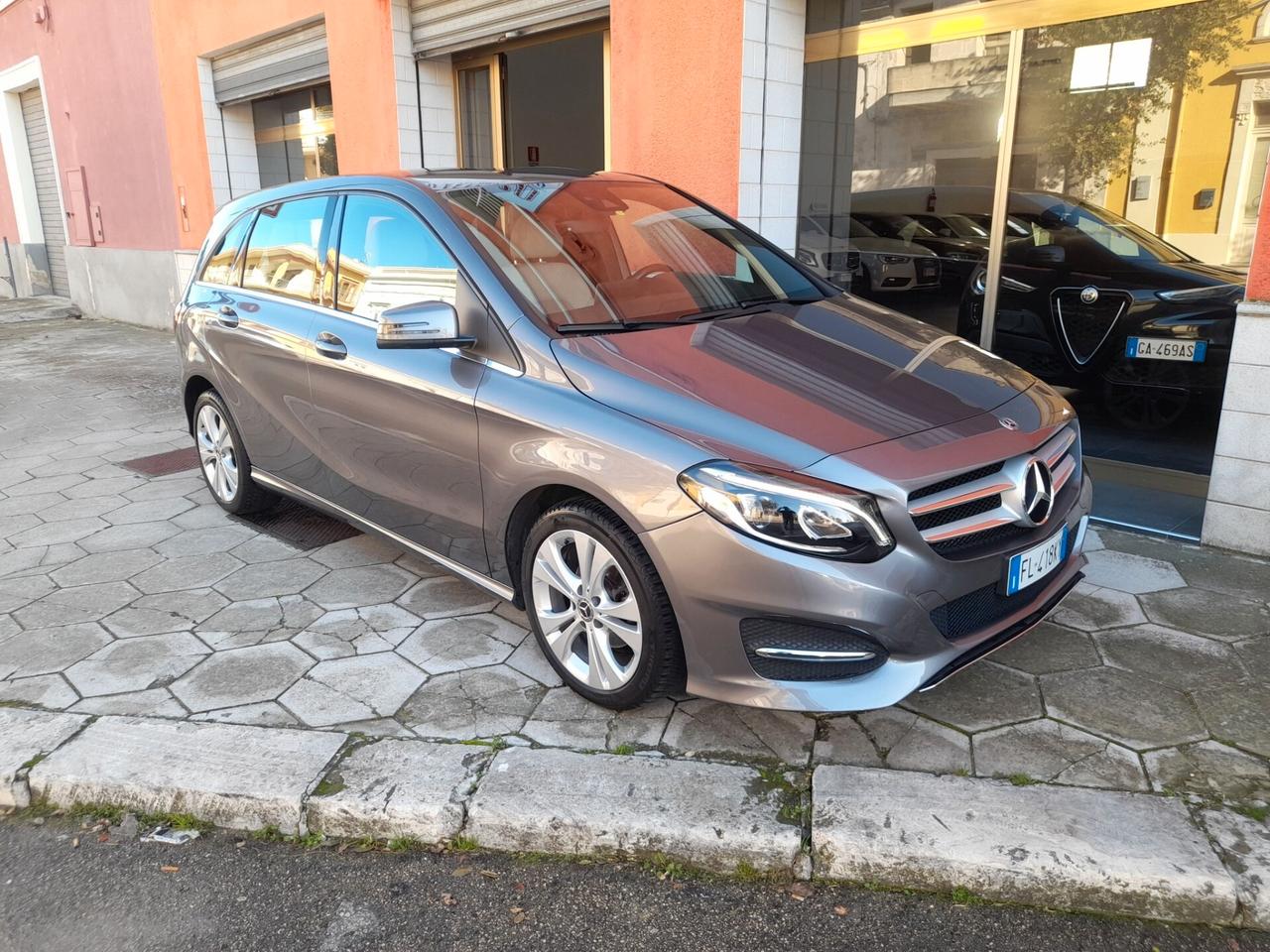 MERCEDES B 180 D SPORT LED/NAVI