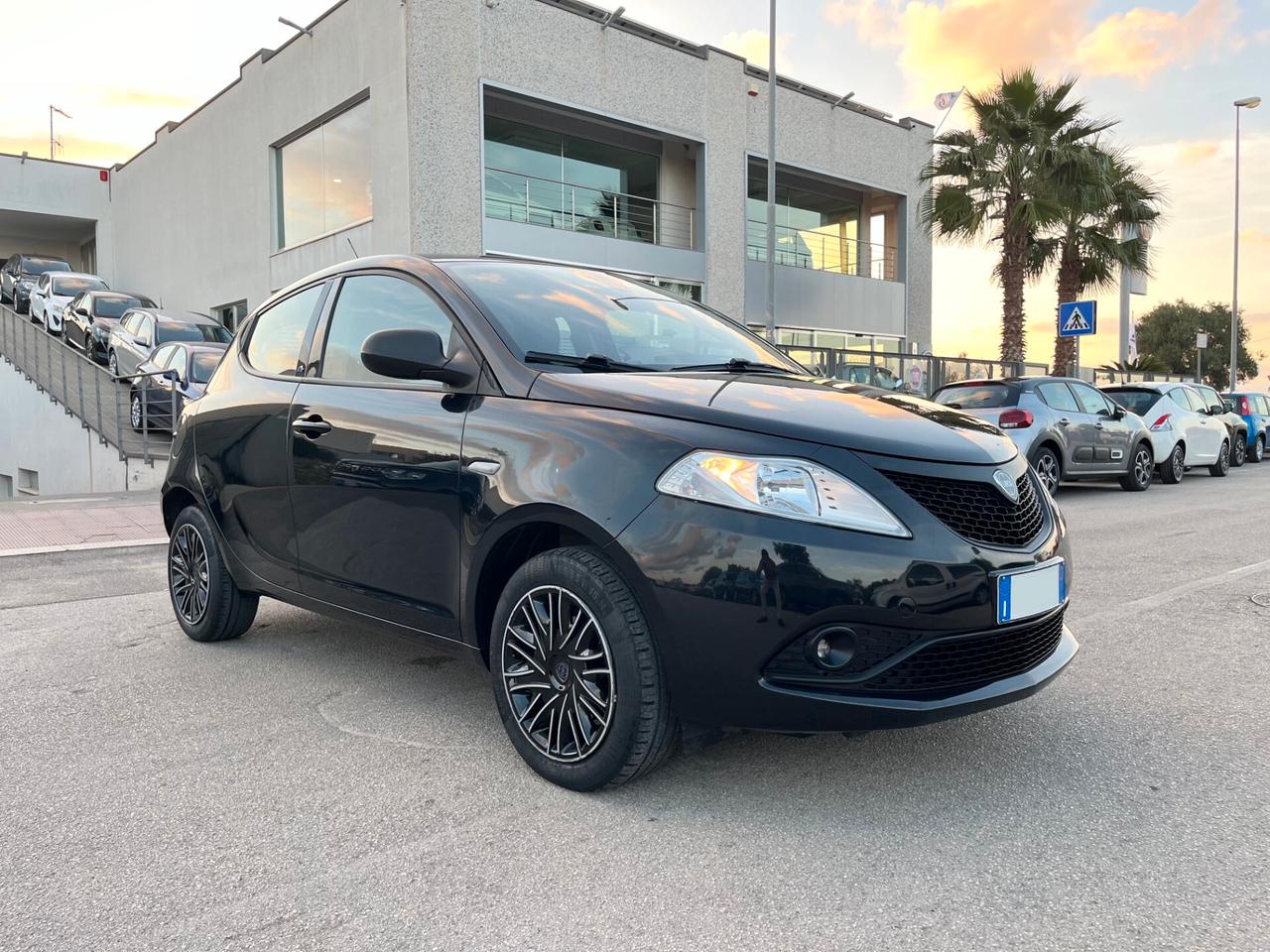 Lancia Ypsilon 1.2 69 CV 5 porte S&S Elefantino Blu