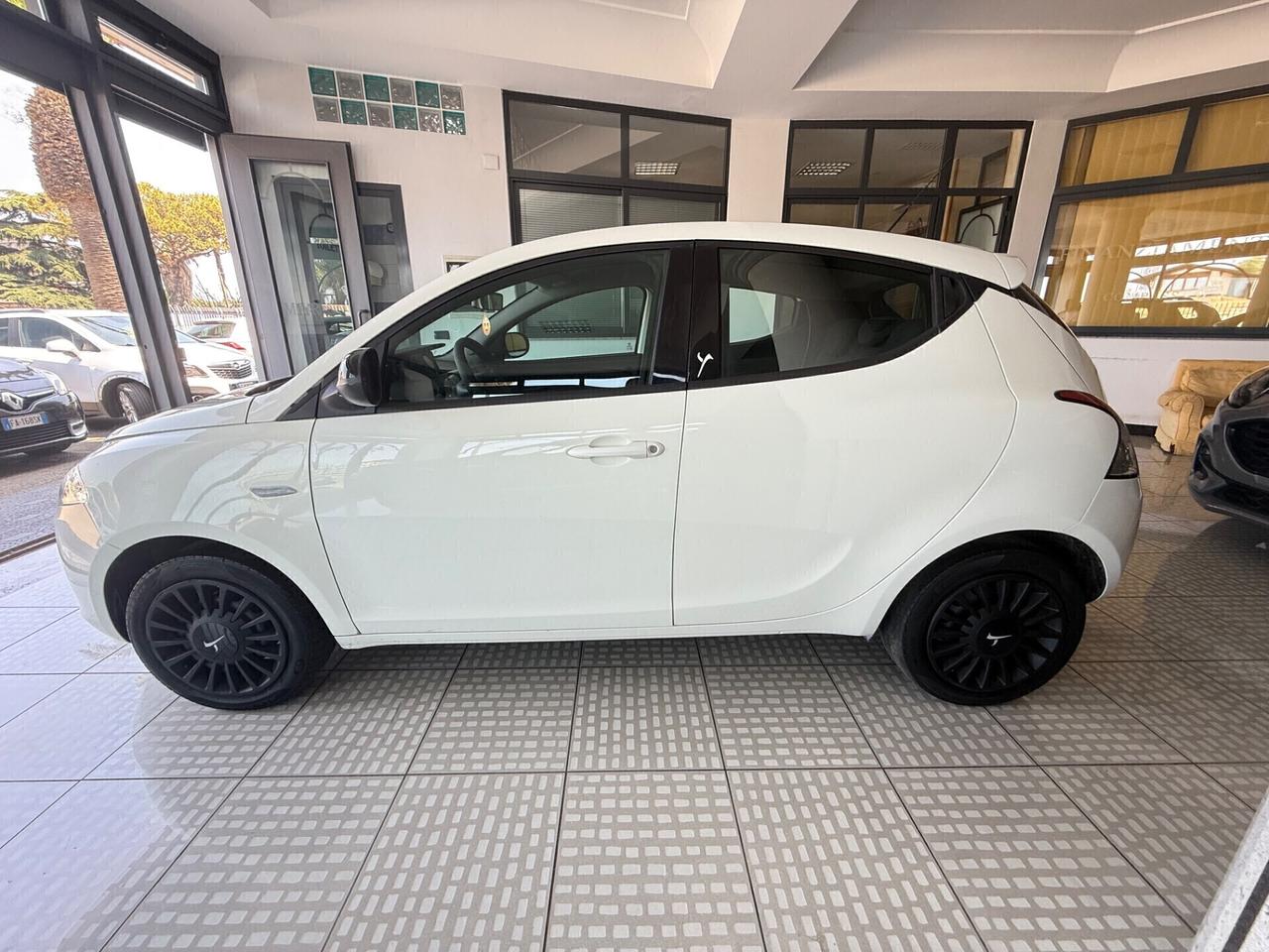 Lancia Ypsilon 1.2 69 CV 5 porte GPL Ecochic Gold