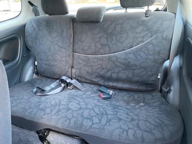 Toyota Yaris 1.0i 16V cat 3 porte