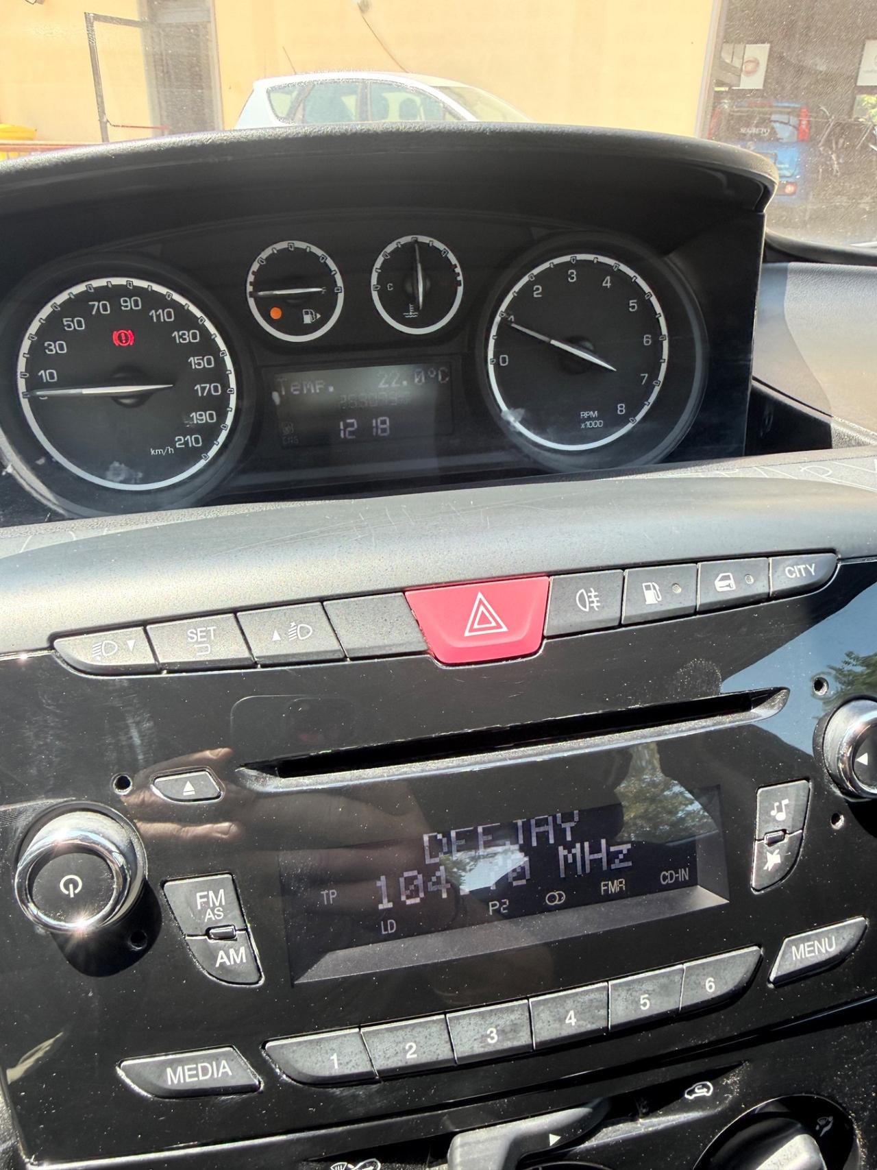 Lancia Ypsilon 0.9 TwinAir 85 CV 5 porte Metano Ecochic Gold
