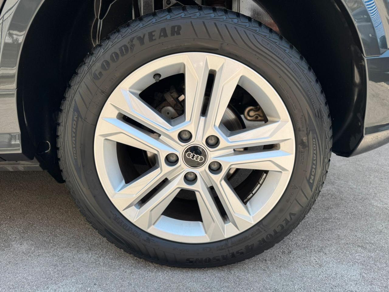 Audi Q2 30 TDI S tronic Business